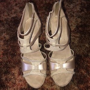 Aerosols women’s wedges.